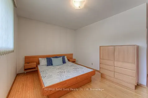 254 Village Road Kitchener ON N2M 4L4