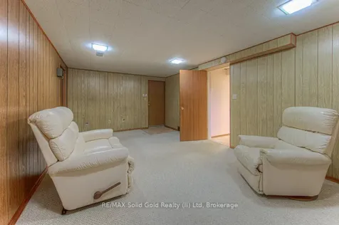 254 Village Road Kitchener ON N2M 4L4