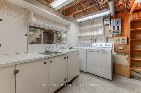 254 Village Road Kitchener ON N2M 4L4