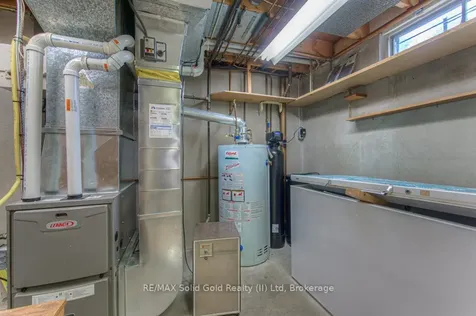 254 Village Road Kitchener ON N2M 4L4