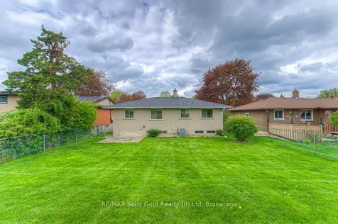 254 Village Road Kitchener ON N2M 4L4