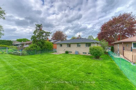 254 Village Road Kitchener ON N2M 4L4