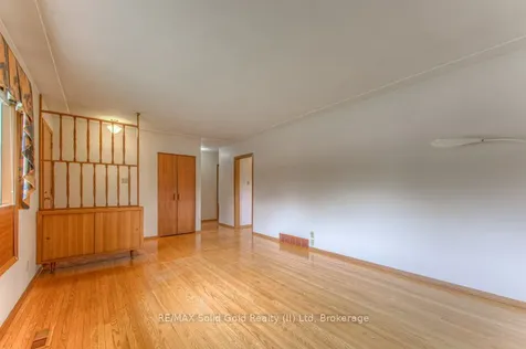 254 Village Road Kitchener ON N2M 4L4