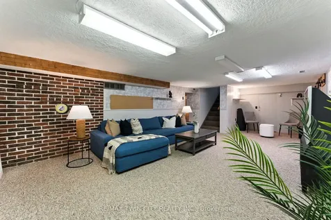 69 King Street Brant ON N0E 1A0