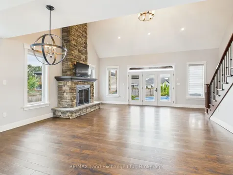 24 Lakefield Drive Kincardine ON N2Z 2N8