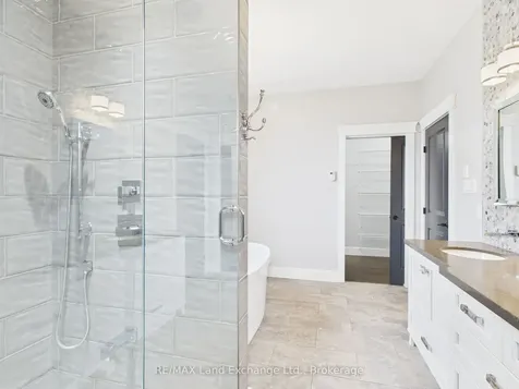 24 Lakefield Drive Kincardine ON N2Z 2N8
