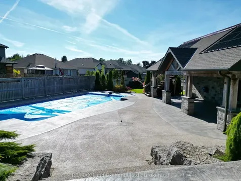 24 Lakefield Drive Kincardine ON N2Z 2N8