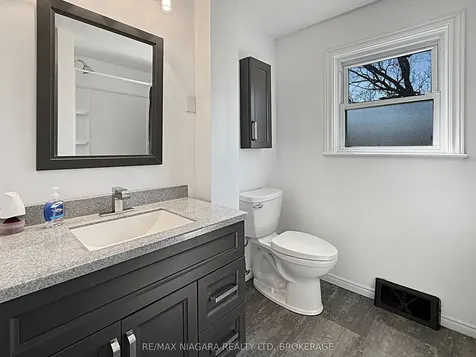 21 Highland Avenue Fort Erie ON L2A 2X6