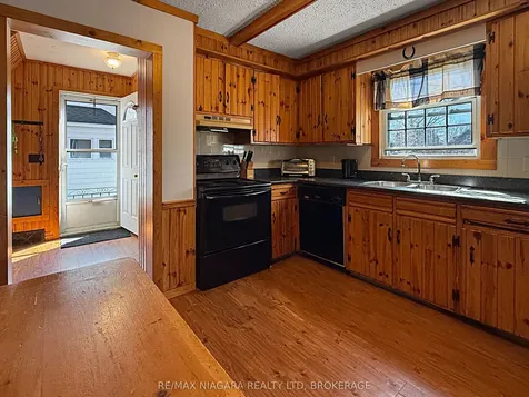 21 Highland Avenue Fort Erie ON L2A 2X6