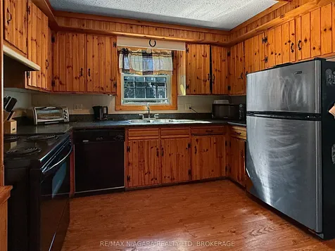 21 Highland Avenue Fort Erie ON L2A 2X6