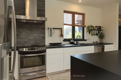 16 Forman Street Brant ON N0E 1R0