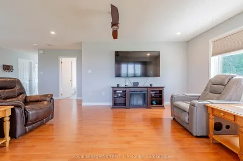 13 Sunnyside Road Bonfield ON P0H 1K0