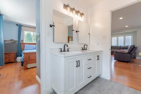 13 Sunnyside Road Bonfield ON P0H 1K0