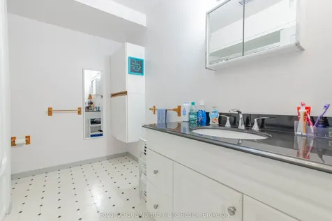 13 Sunnyside Road Bonfield ON P0H 1K0