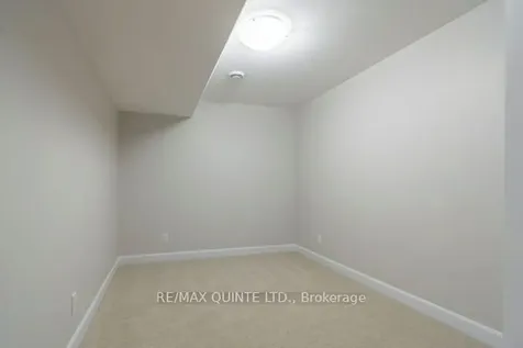 55 Sandhu Crescent Belleville ON K8P 0G7