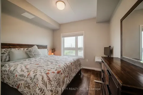 35 Kingsbury Square Guelph ON N1L 0J4