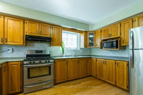 14 Sherwood Crescent Belleville ON K8P 5G1