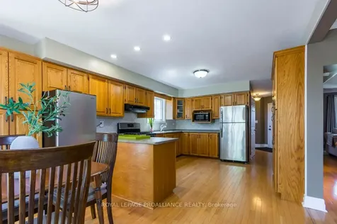 14 Sherwood Crescent Belleville ON K8P 5G1