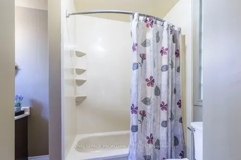 14 Sherwood Crescent Belleville ON K8P 5G1