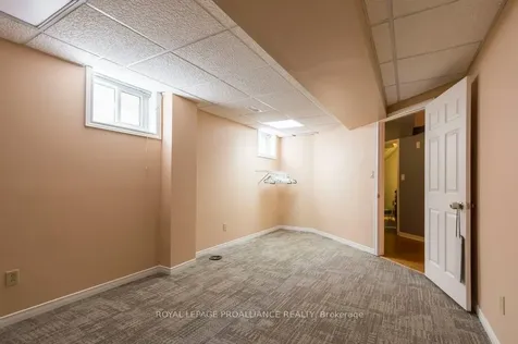 14 Sherwood Crescent Belleville ON K8P 5G1