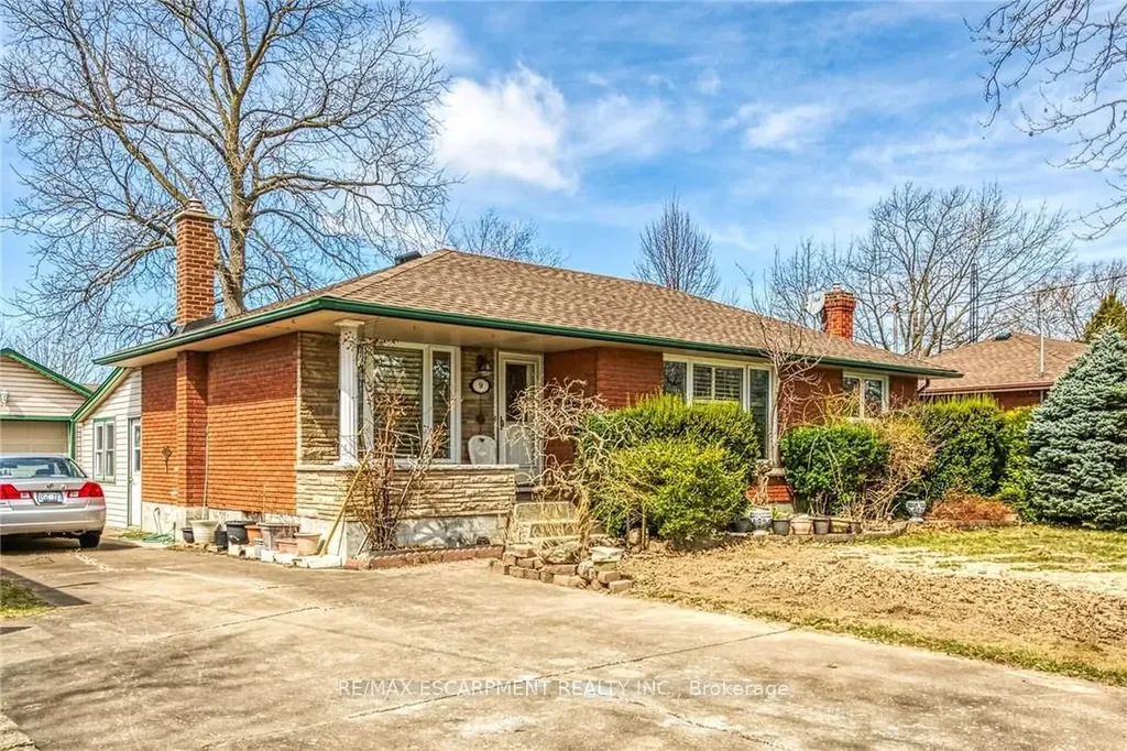 9 Gavin Drive St. Catharines ON L2M 2X4
