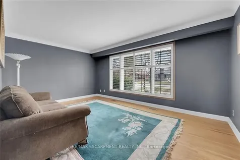 9 Gavin Drive St. Catharines ON L2M 2X4