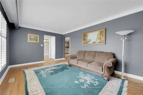 9 Gavin Drive St. Catharines ON L2M 2X4