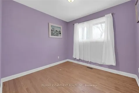 9 Gavin Drive St. Catharines ON L2M 2X4
