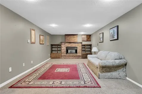 9 Gavin Drive St. Catharines ON L2M 2X4