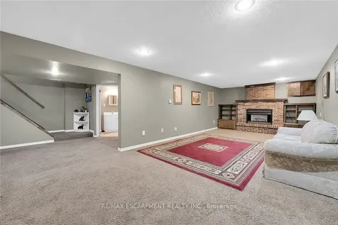 9 Gavin Drive St. Catharines ON L2M 2X4