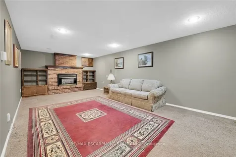 9 Gavin Drive St. Catharines ON L2M 2X4