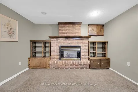 9 Gavin Drive St. Catharines ON L2M 2X4