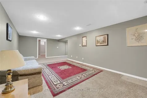 9 Gavin Drive St. Catharines ON L2M 2X4