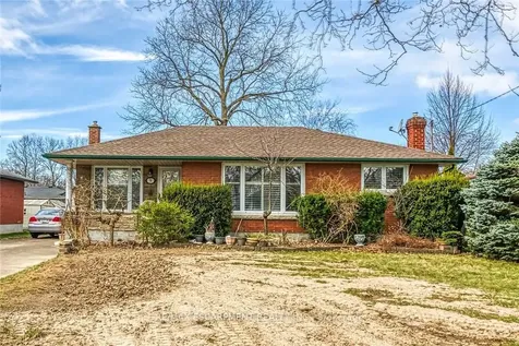 9 Gavin Drive St. Catharines ON L2M 2X4