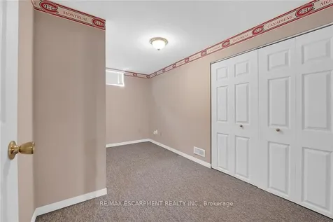 9 Gavin Drive St. Catharines ON L2M 2X4