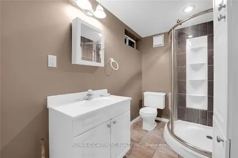 9 Gavin Drive St. Catharines ON L2M 2X4