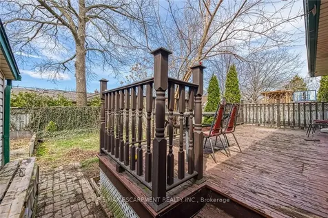 9 Gavin Drive St. Catharines ON L2M 2X4