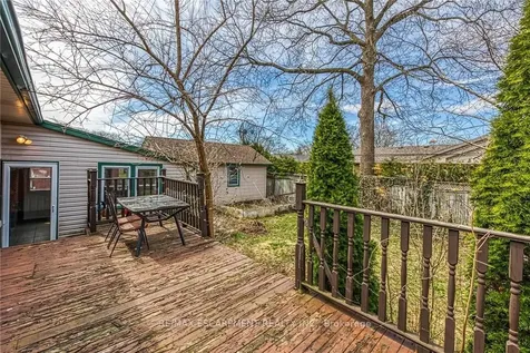 9 Gavin Drive St. Catharines ON L2M 2X4