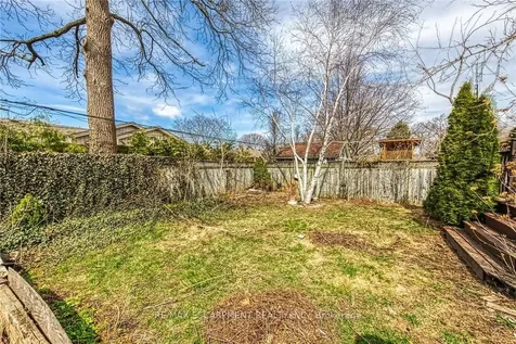 9 Gavin Drive St. Catharines ON L2M 2X4