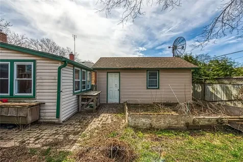 9 Gavin Drive St. Catharines ON L2M 2X4