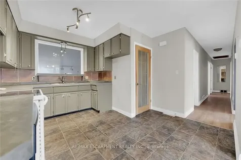 9 Gavin Drive St. Catharines ON L2M 2X4