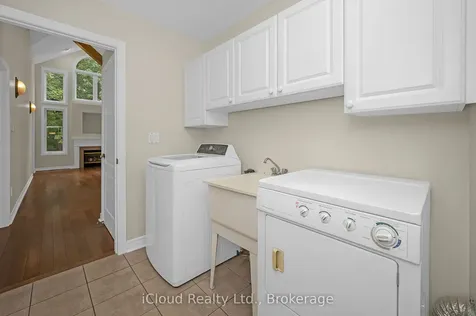 40 Wesleyan Court Hamilton ON L9G 5C7
