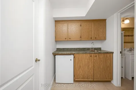 40 Wesleyan Court Hamilton ON L9G 5C7