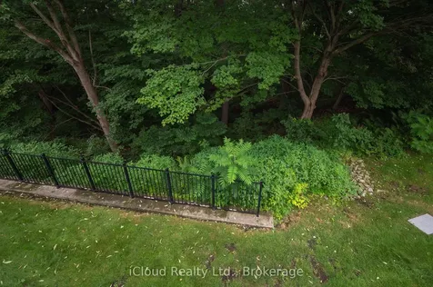 40 Wesleyan Court Hamilton ON L9G 5C7