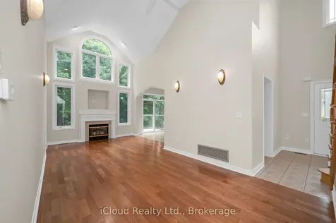 40 Wesleyan Court Hamilton ON L9G 5C7