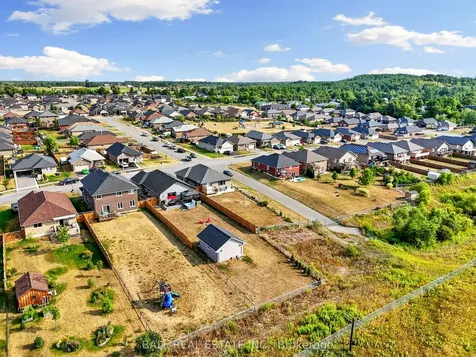 3 Darrell Drain Crescent Asphodel-norwood ON K0L 2V0