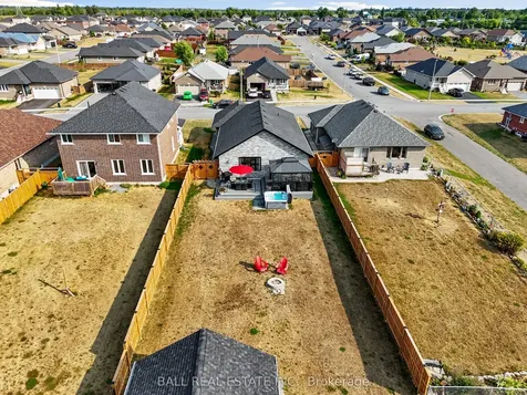 3 Darrell Drain Crescent Asphodel-norwood ON K0L 2V0