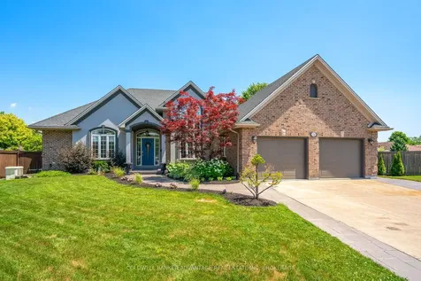 152 Redwood Court Welland ON L3C 7C4