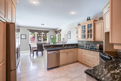 152 Redwood Court Welland ON L3C 7C4
