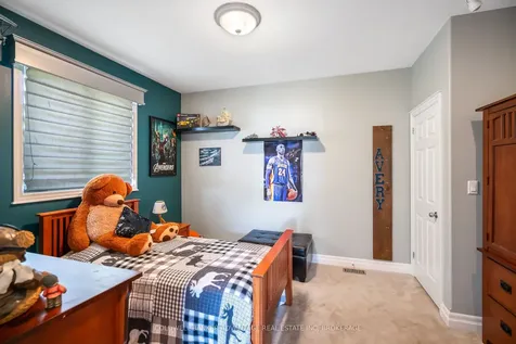 152 Redwood Court Welland ON L3C 7C4